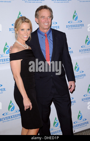 Cheryl Hines und Robert F Kennedy Jr 2012 Riverkeeper Fischer Kugel New York City USA - 26.04.12 Stockfoto