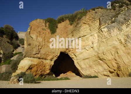 Höhle in Praia da Rocha in Portimao Stockfoto