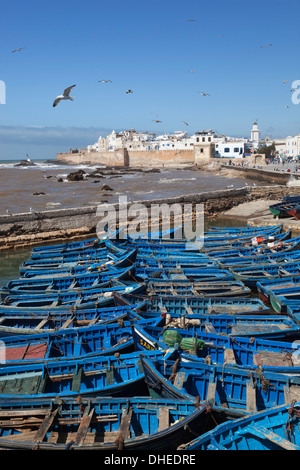 Blick über den Fischerhafen von der Stadtmauer und Medina, Essaouira, Atlantikküste, Marokko, Nordafrika, Afrika Stockfoto