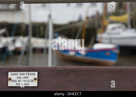 Polperro ist ein malerisches Dorf und Fischerhafen liegt an der Südost-Küste Cornwalls in South West England, UK. Stockfoto