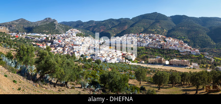 Erhöhten Blick über den historischen Hügel Moulay Idriss, Marokko, Nordafrika, Afrika Stockfoto