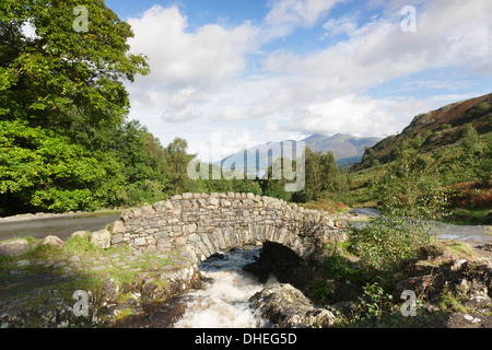 Ashness Brücke, Nationalpark Lake District, Cumbria, England, Vereinigtes Königreich, Europa Stockfoto