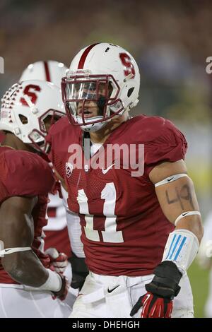 Palo Alto, CA, USA. 7. November 2013. 7. November 2013: Stanford Linebacker Shayne Skov während der Kardinäle 26-20 Pac-12 gewinnen die Oregon Ducks in einem NCAA Football-Spiel in Stanford Stadium in Palo Alto, Kalifornien. © Csm/Alamy Live-Nachrichten Stockfoto