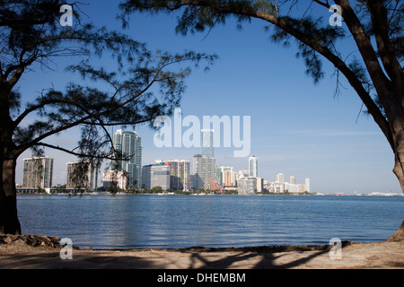 Skyline von Miami gesehen von Rickenbacker Causeway, Key Biscayne, Miami, Florida, Vereinigte Staaten von Amerika, Nordamerika Stockfoto