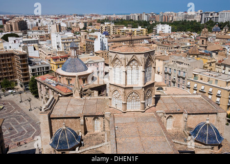 Blick von El Miguelet Turm, Basilica De La Virgen de Los Desamparados, Plaza De La Reina, Valencia, Costa del Azahar, Spanien Stockfoto