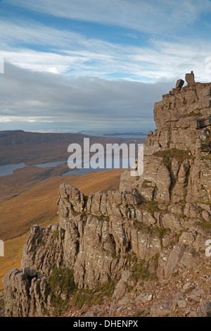 Blick von der Spitze der Stac Pollaidh über schlechte Loch ein Ghail und Loch Osgaig Stockfoto