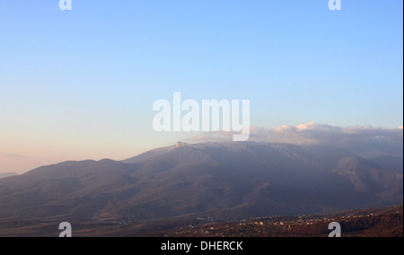 Landschaft Witn Bergkette am Morgen Stockfoto