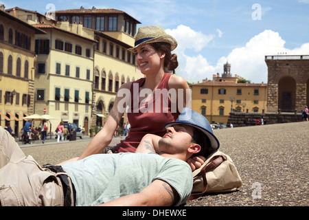 Paar, entspannend, Palazzo Pitti, Florenz, Toskana, Italien Stockfoto