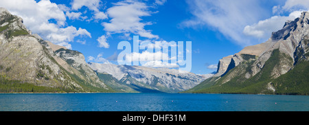 Lake Minnewanka in der Nähe von Banff Banff Nationalpark Alberta Rockies Kanada Stockfoto