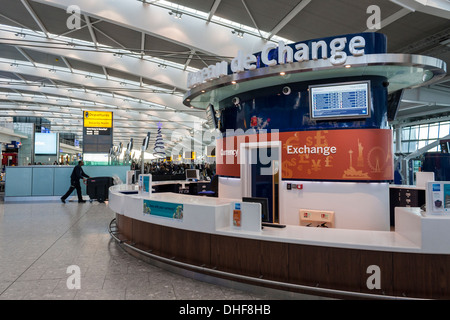 Leere Wechselstube am Terminal 5, Heathrow Airport, London, England, GB, UK. Stockfoto