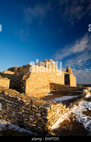 Kirche in Gran Quivira (ca. 1600 s) und Schnee, Salinas Pueblo Missions National Monument, New Mexico USA Stockfoto