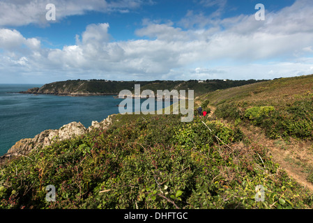 Moulin Huet Bay und Saints Bay, St. Martin, Guernsey, Channel Islands. Stockfoto