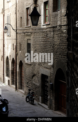 Wand von einer Gasse in Gubbio, Italien Stockfoto