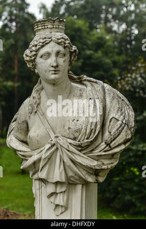 Griechisch-römische Statue im Museum-Estate haben Palast, Russland. Stockfoto