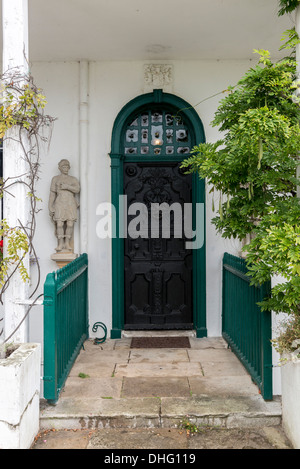 Garten Eingang zum Hauteville House wo Victor Hugo blieb, während er in war Exil St Peter Port, Guernsey, Kanalinseln, Großbritannien | Stockfoto