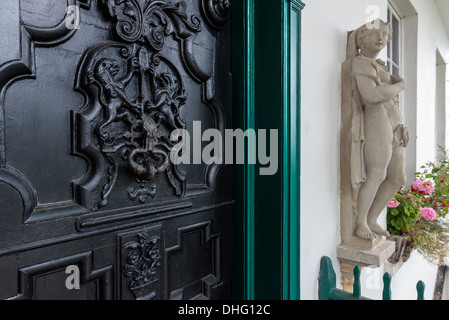 Garten Eingang zum Hauteville House wo Victor Hugo blieb, während er in war Exil St Peter Port, Guernsey, Kanalinseln, Großbritannien | Stockfoto