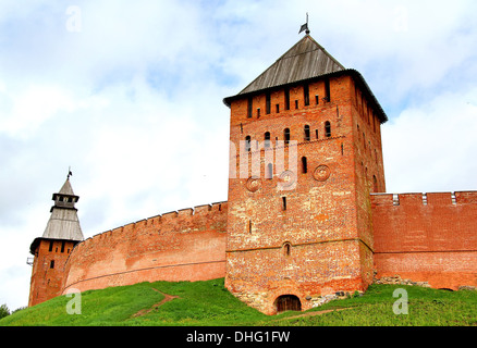 Türme der Nowgoroder Kreml in Weliki Nowgorod, Russland Stockfoto