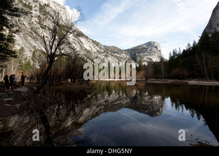 Nord-Dome spiegelt sich in Mirror Lake, Yosemite-Nationalpark, Kalifornien, Vereinigte Staaten von Amerika Stockfoto