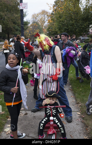 Nachbarschaft-Halloween-Feier & Parade in Ditmas Park, Brooklyn, New York Stockfoto