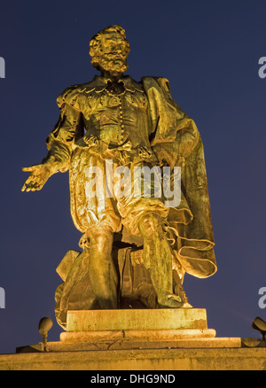 Antwerpen - Statue des Malers Rubens von Willem Geefs (1805-1883) in Dämmerung Stockfoto