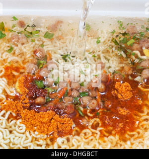 Nahaufnahme von instant Ramen Kochen Stockfoto