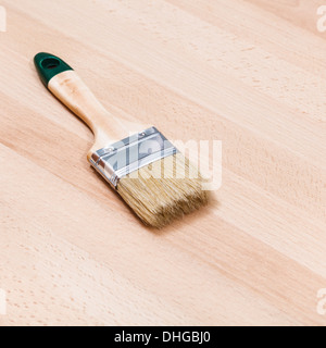 neue Pinsel auf Holzbrett Buche Stockfoto