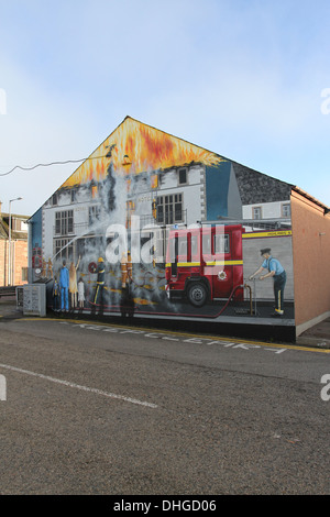 Brennende Gebäude Wandbild invergordon Schottland november 2013. Stockfoto