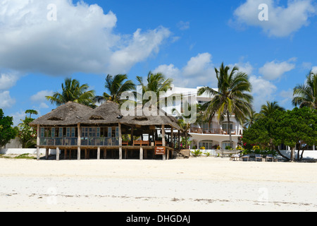 Kleines Hotel und Restaurant, Bwejuu Strand, Sansibar, Tansania, Ostafrika Stockfoto