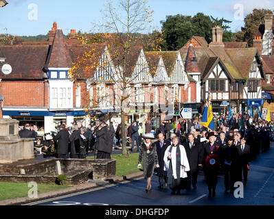 Remembrance Sunday Parade, Haslemere High Street, Surrey, UK Stockfoto