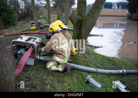 Leichte Tragkraftspritze Saugschlauch Kupplung Feuer Stockfoto