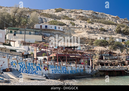 Heute ist Leben - morgen nie kommt, eine berühmte Slogan, geschrieben auf einer Wand in Matala, Region Heraklion, Kreta, Griechenland. Stockfoto