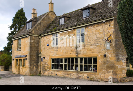 Broadway eine Cotswold-Pfarrei in Worcestershire England UK Swan Hotel Stockfoto