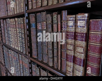 Bibliothek in der Halle Dunham Massey Haus NT in der Nähe von Altrincham, Cheshire England UK WA14 4SJ Stockfoto