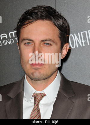 Los Angeles, Kalifornien, USA. 10. November 2013. Casey Affleck Teilnahme an den 7. jährlichen Hamilton hinter The Camera Awards statt am Ebell Theater in Los Angeles, Kalifornien am 10. November 2013. 2013 © D. Long/Globe Photos/ZUMAPRESS.com/Alamy Live-Nachrichten Stockfoto