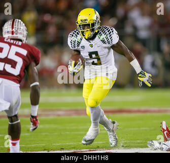 7. November 2013: Oregon Ducks Runningback Byron Marshall (9) in Aktion während der NCAA Football-Spiel zwischen der Stanford Cardinal und die Oregon Ducks im Stanford Stadium in Palo Alto, CA. Stanford besiegte Oregon 26-20. Damon Tarver/Cal-Sport-Medien Stockfoto