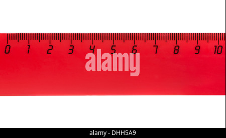 Nahaufnahme von roten Plastiklineal auf weißem Hintergrund Stockfoto