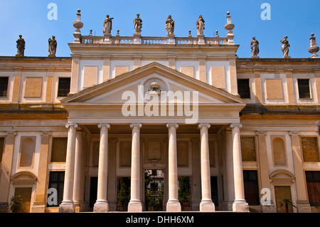 Villa Pisani ist eine große, späte barocke Villa am Stra auf dem Festland der Region Venetien, Norditalien Stockfoto