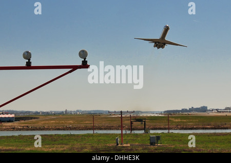 nahende Flughafen Stockfoto