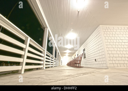 auf der Ranch Veranda sitzend Stockfoto