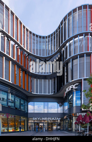 Eintritt in die neue Skyline Plaza Shopping Centre, Europaviertel, Frankfurt Am Main, Hessen, Deutschland Stockfoto