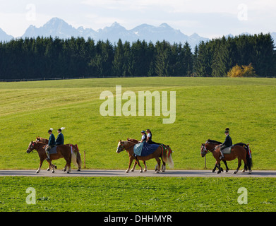 Leonhardiritt Prozession, Wildsteig, Pfaffenwinkel Region, Upper Bavaria, Bavaria, Germany Stockfoto