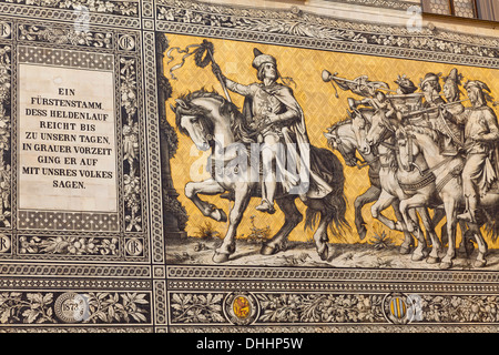 Furstenzug, Prozession der Fürsten, einem Wandbild gemacht des Meissener Porzellans, Dresden, Sachsen, Deutschland Stockfoto