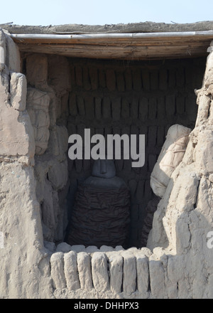 Wari-Gräber in der Huaca Pucllana archäologischen Stätte, Miraflores, Lima Stockfoto