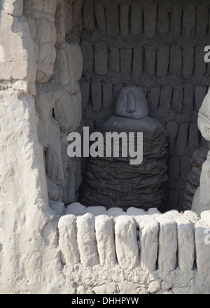 Wari-Gräber in der Huaca Pucllana archäologischen Stätte, Miraflores, Lima Stockfoto