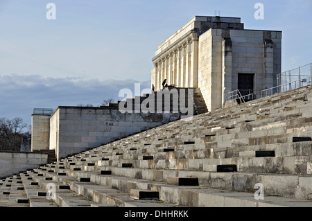 Große Tribüne am Zeppelinfeld, Zeppelinfeld, NSDAP Rallye Gelände, Nürnberg, Middle Franconia, Bayern, Deutschland Stockfoto