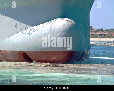 Detail des Ausstoßens Schiff in der Werft Stockfoto