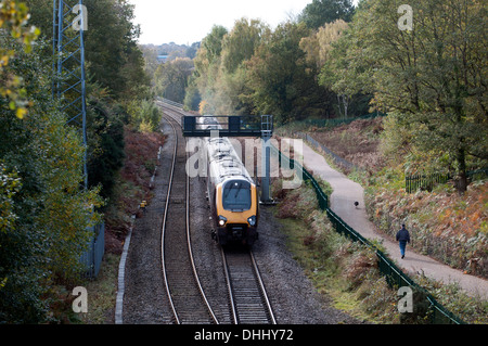 Cross Country Voyager Zug vorbei an gemeinsamen Kenilworth, Kenilworth, UK Stockfoto