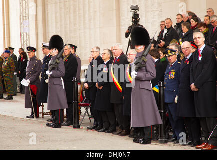 Ypern, Belgien 11. November 2013 - HRH Herzog von Edinburgh bei Ypern-Menin Gate Zeremonie "Die Versammlung des Bodens" für Flandern Felder Memorial Garden - Caroline Vancoillie /Alamy Live-Nachrichten Stockfoto