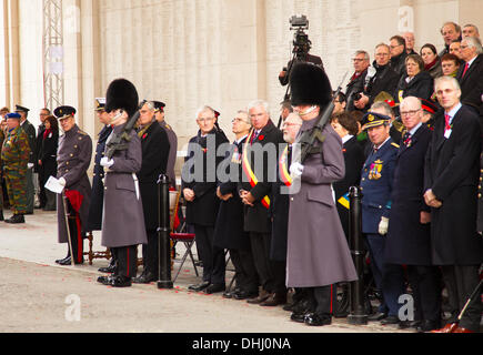 Ypern, Belgien 11. November 2013 - HRH Herzog von Edinburgh bei Ypern-Menin Gate Zeremonie "Die Versammlung des Bodens" für Flandern Felder Memorial Garden - Caroline Vancoillie /Alamy Live-Nachrichten Stockfoto