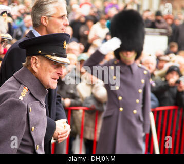 Ypern, Belgien 11. November 2013 - HRH Herzog von Edinburgh bei Ypern-Menin Gate Zeremonie "Die Versammlung des Bodens" für Flandern Felder Memorial Garden - Caroline Vancoillie /Alamy Live-Nachrichten Stockfoto